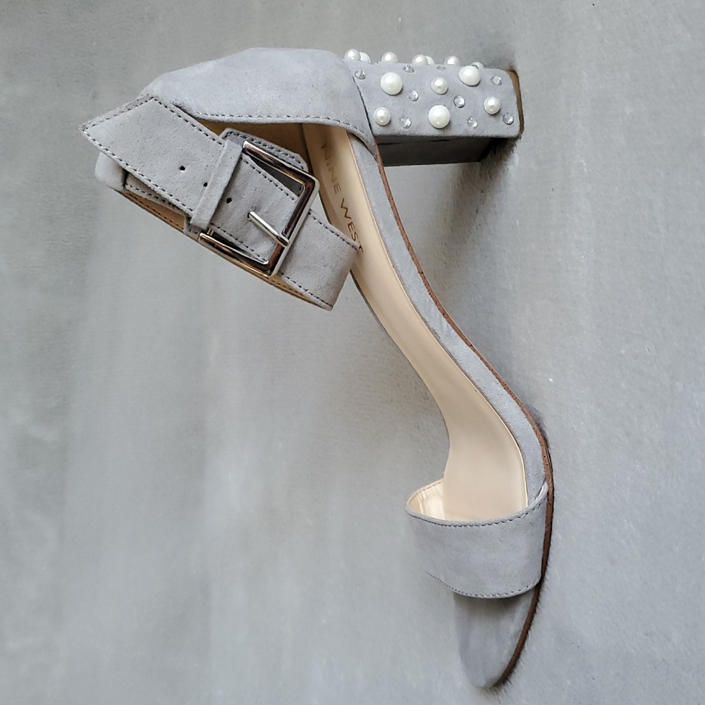 NINE WEST Prellao Gray Pearl & Rhinestone Embellished Heeled Sandals SIZE: 8½M